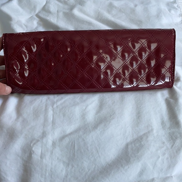Red envelope clutch - Picture 3 of 7